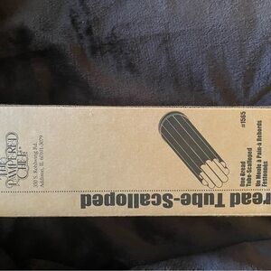 The Pampered Chef Bread Tube Scalloped
